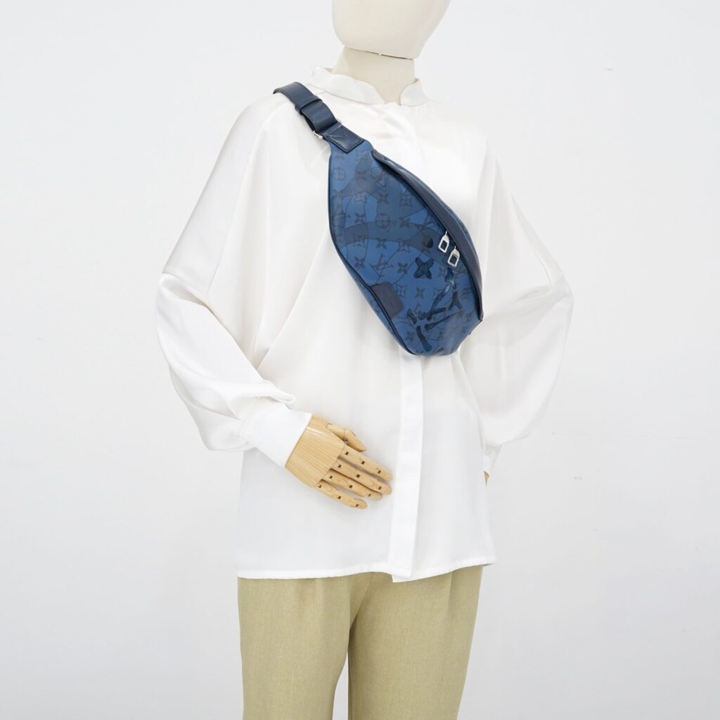 Discovery Bumbag Monogram Abyss Blue Aquagarden