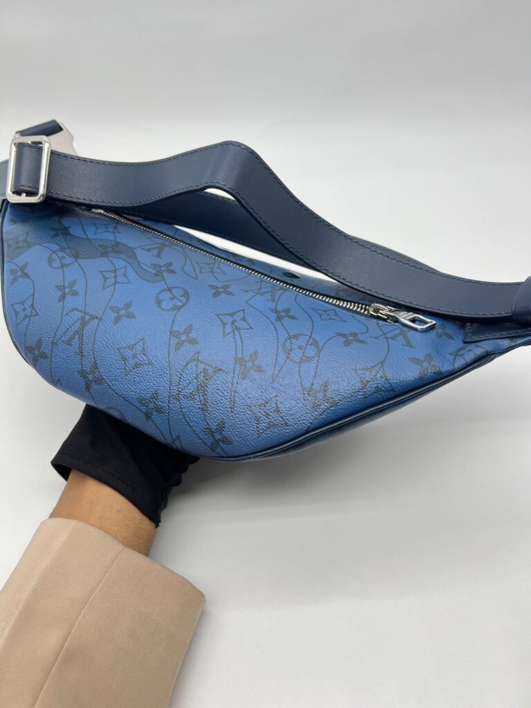 Discovery Bumbag Monogram Abyss Blue Aquagarden