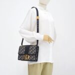 30 Montaigne Blue Oblique