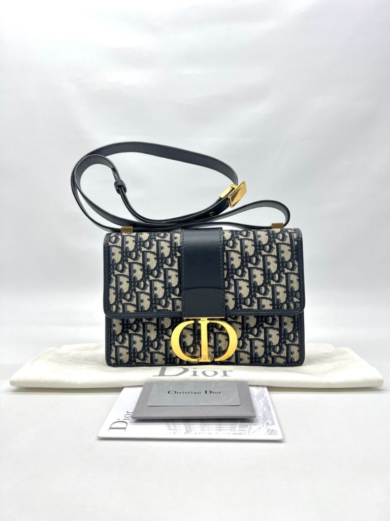 30 Montaigne Blue Oblique