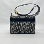 30 Montaigne Blue Oblique