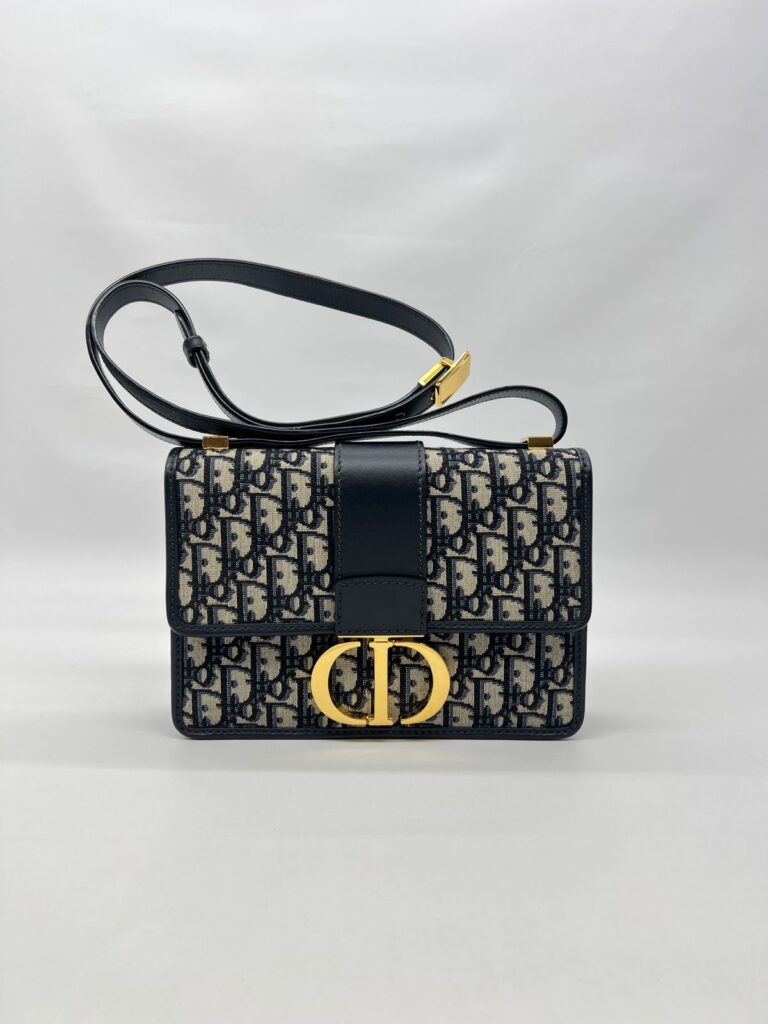 30 Montaigne Blue Oblique