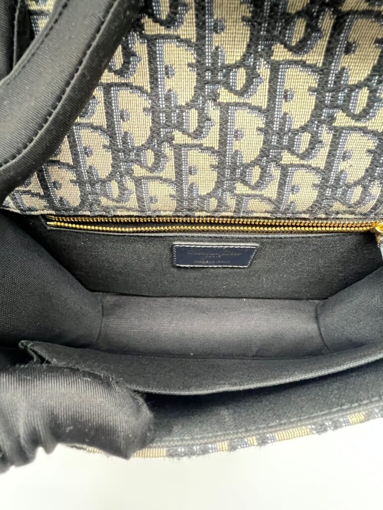 30 Montaigne Blue Oblique