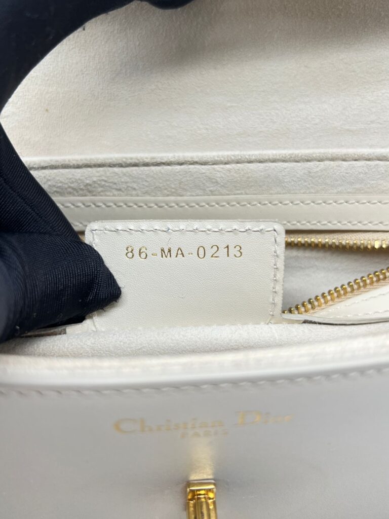 30 Montaigne Avenue Smooth Dusty Ivory