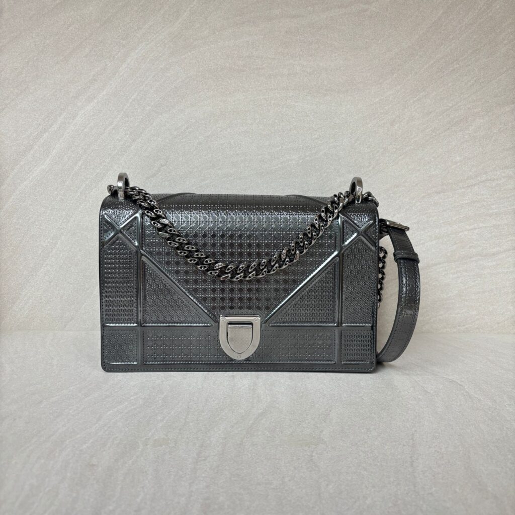 Diorama Flap Metallic Calfskin Dark Grey