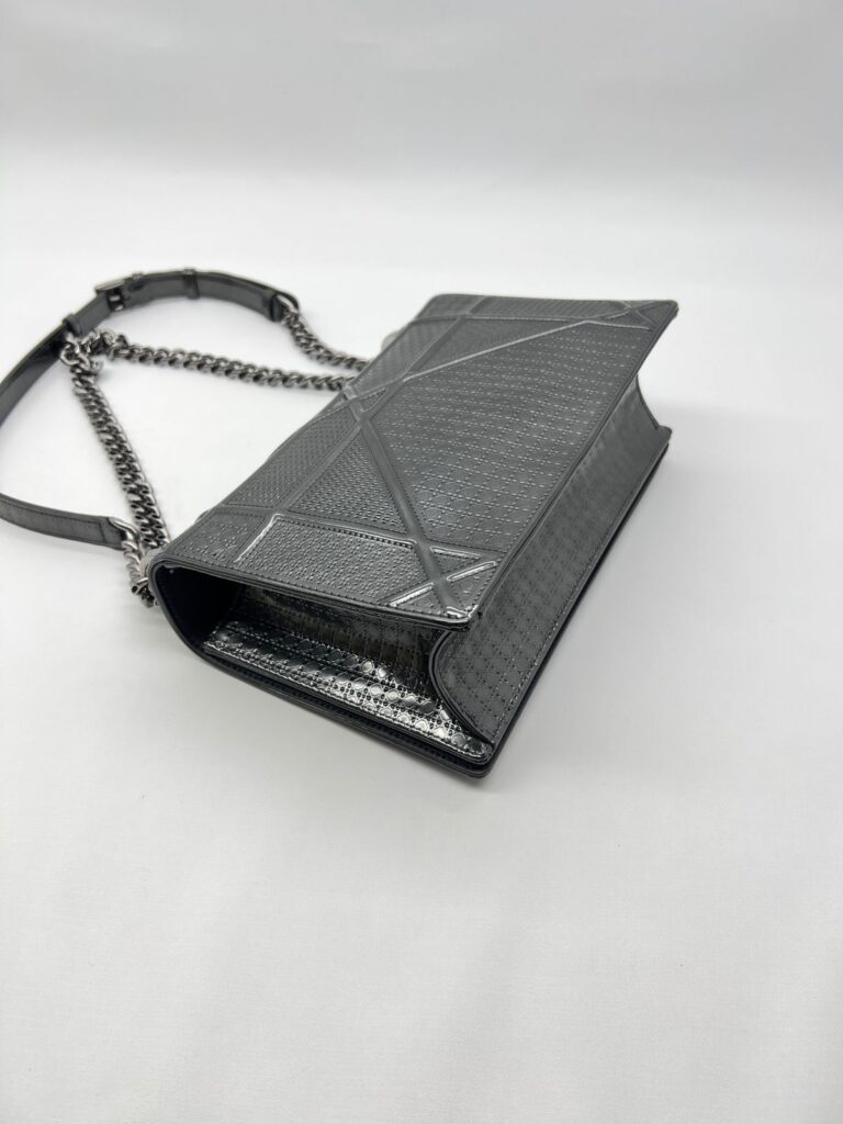 Diorama Flap Metallic Calfskin Dark Grey