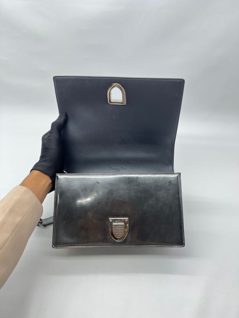 Diorama Flap Metallic Calfskin Dark Grey