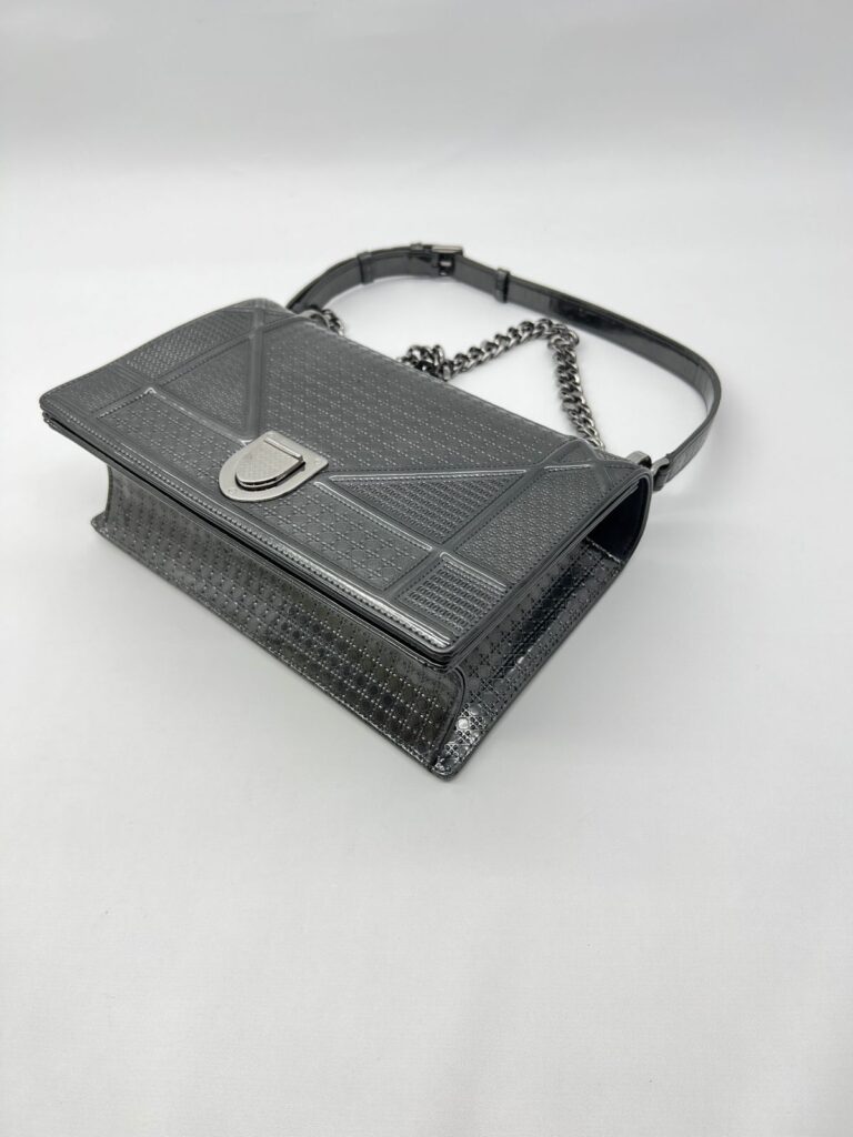 Diorama Flap Metallic Calfskin Dark Grey