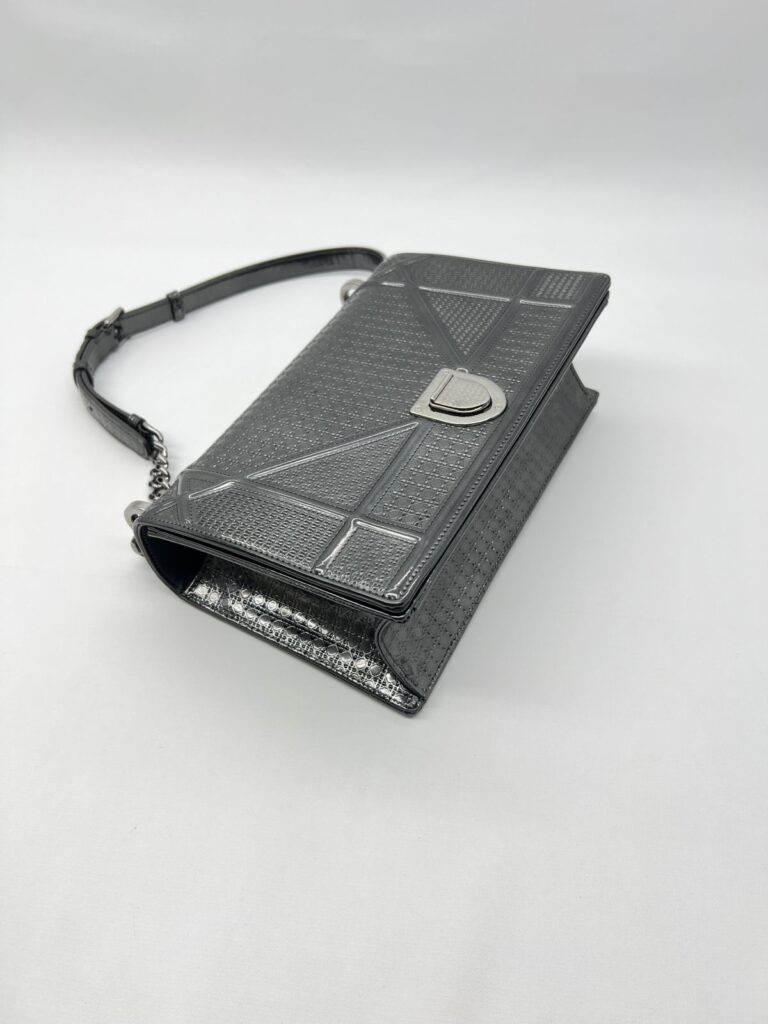 Diorama Flap Metallic Calfskin Dark Grey