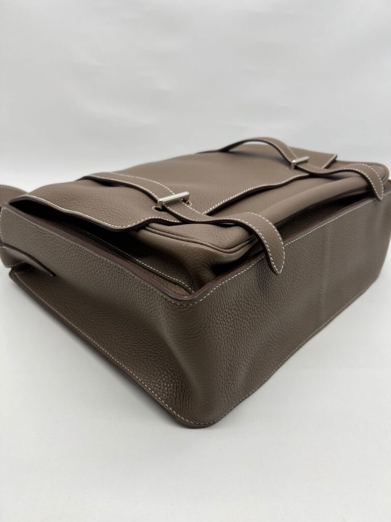 Steve Caporal Messenger Clemence Etoupe