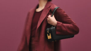 The Rise of East-West Bags: The IT Silhouette of 2026?