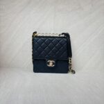 Chanel Chic Pearls Flap Black GHW