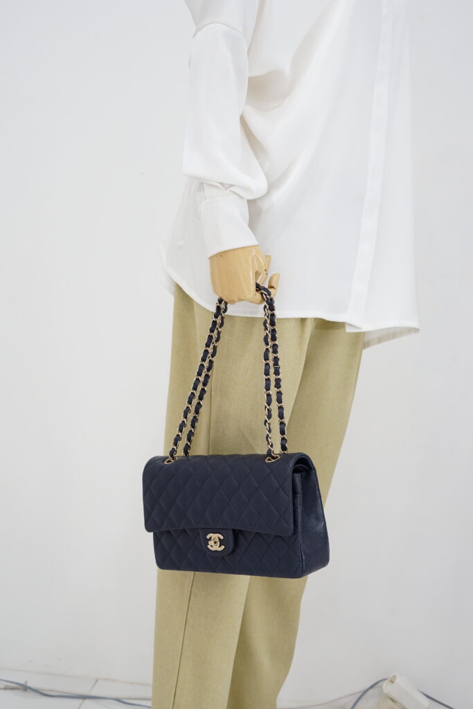 Chanel Medium Classic D. Flap Caviar Navy LGHW