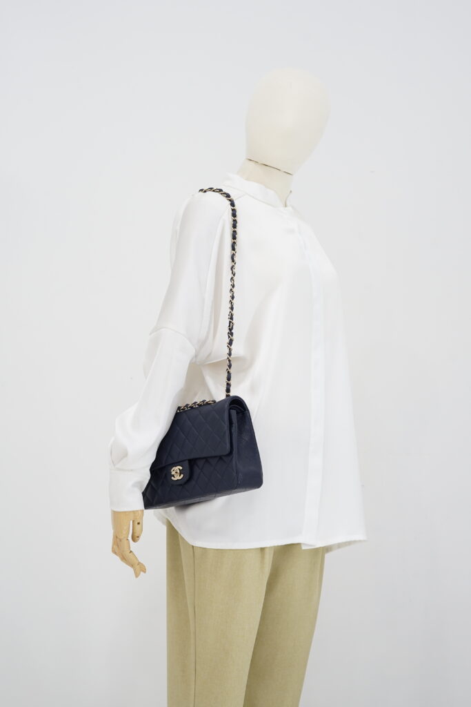 Chanel Medium Classic D. Flap Caviar Navy LGHW