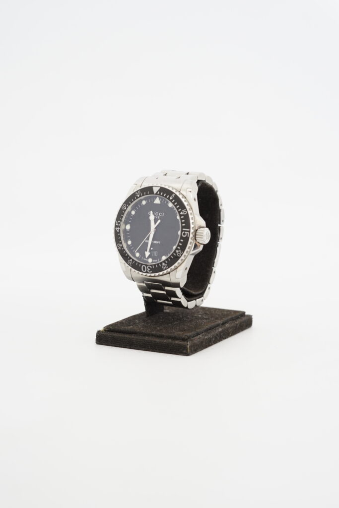 Gucci Dive Watch 136.3 Black Silver