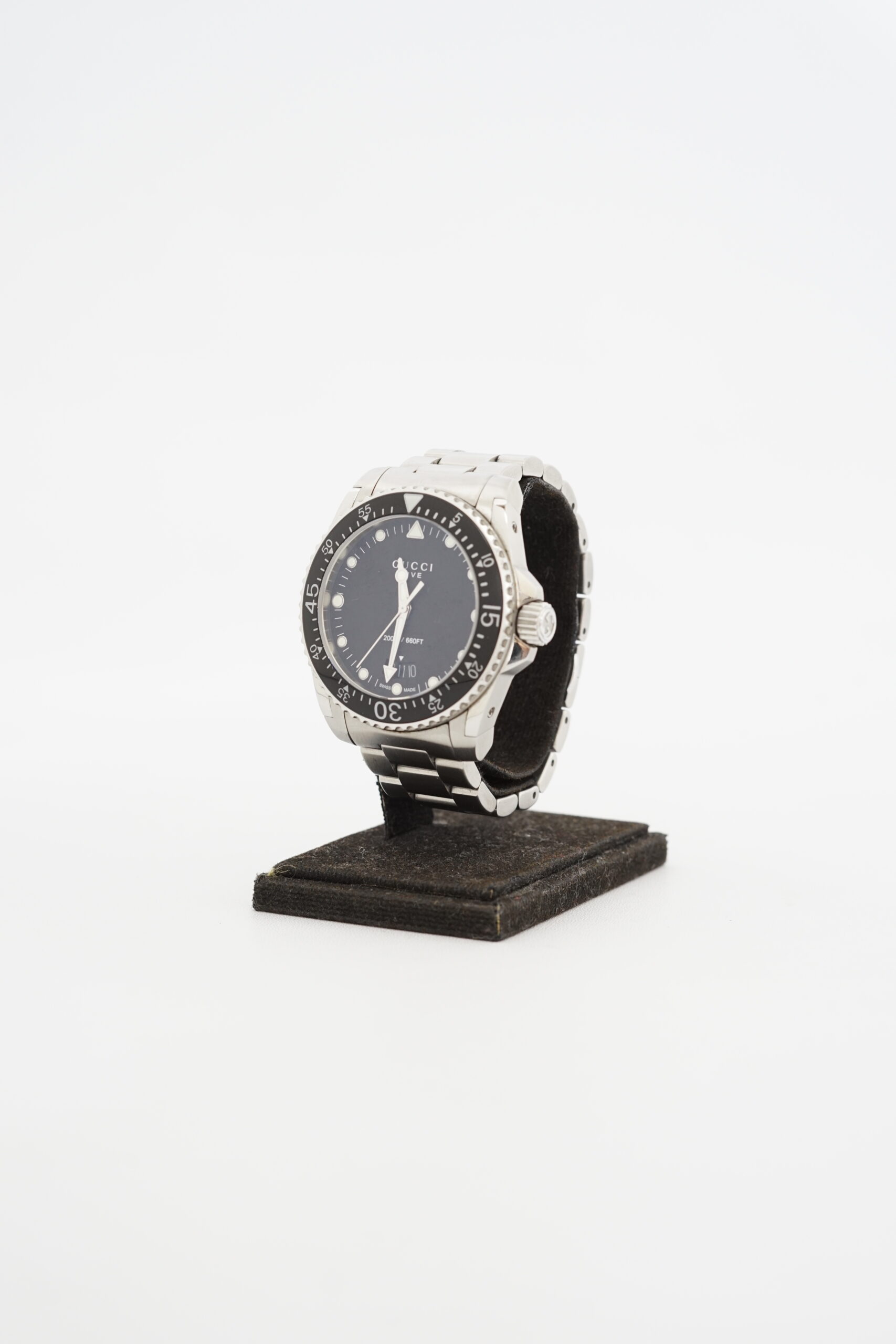 Gucci Dive Watch 136.3 Black Silver