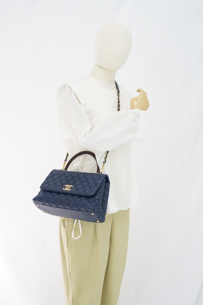 Chanel Coco Handle Medium Caviar Navy GHW