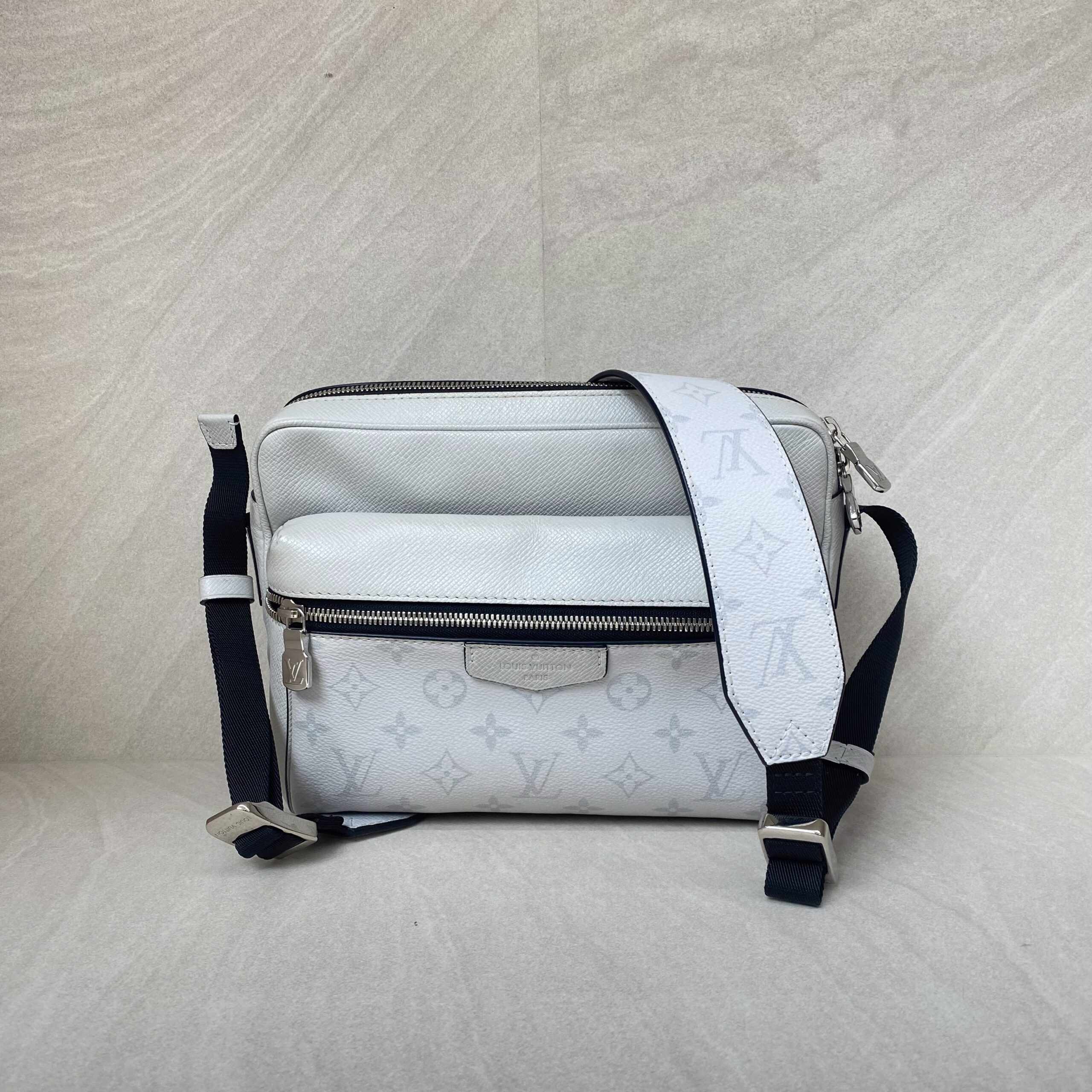 Louis Vuitton Outdoor Messenger Monogram Antartica White Taiga