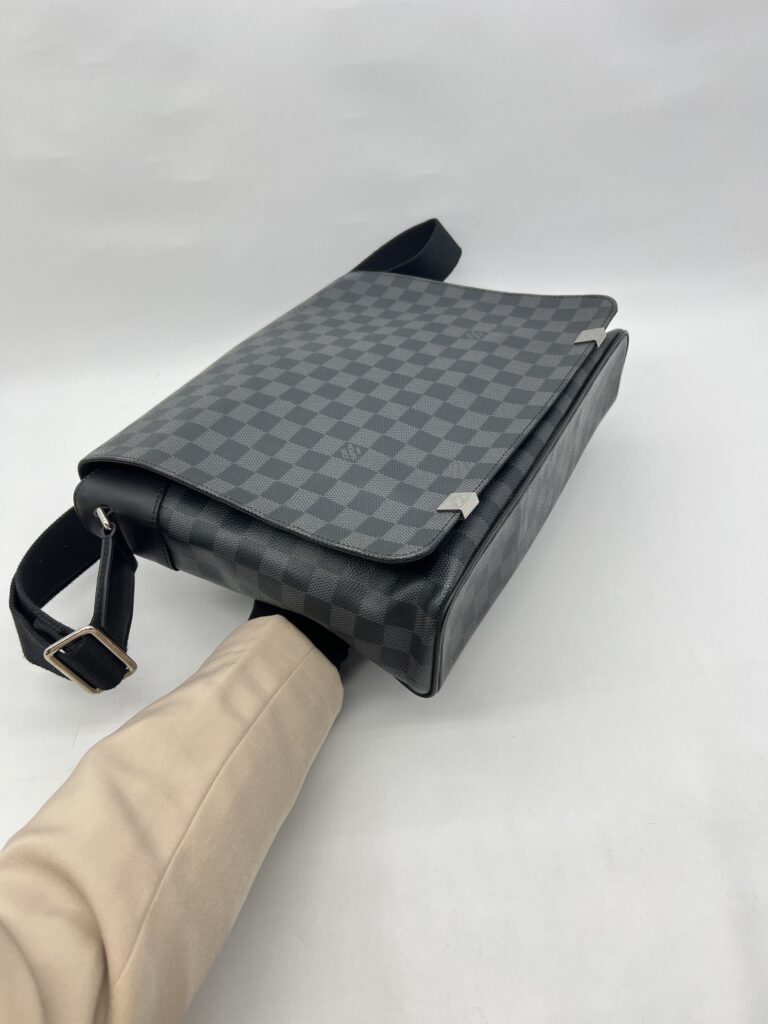 Louis Vuitton District Damier Graphite Black