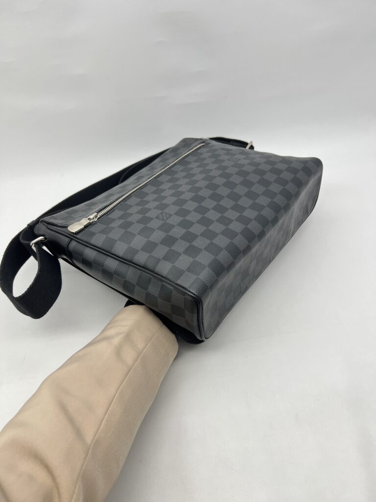 Louis Vuitton District Damier Graphite Black