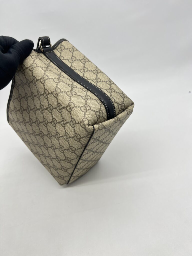 Gucci GG Emblem Small Bucket GG Supreme Black LGHW