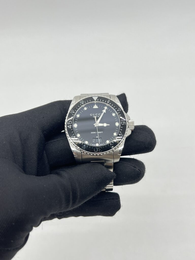 Gucci Dive Watch 136.3 Black Silver