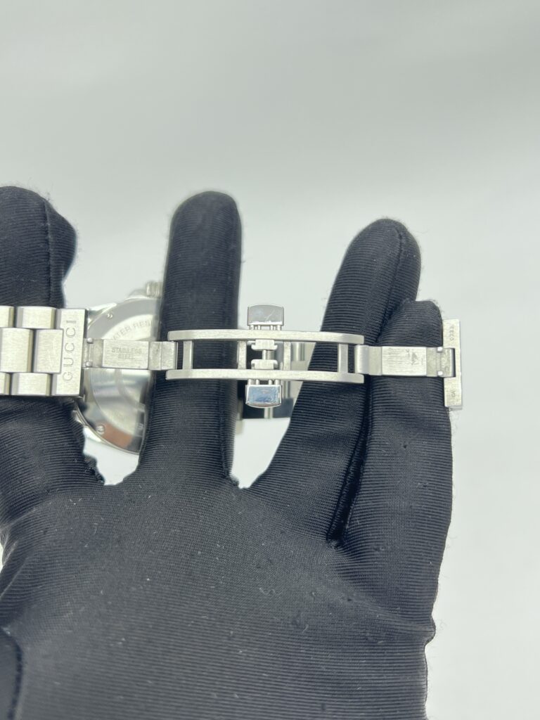 Gucci Dive Watch 136.3 Black Silver
