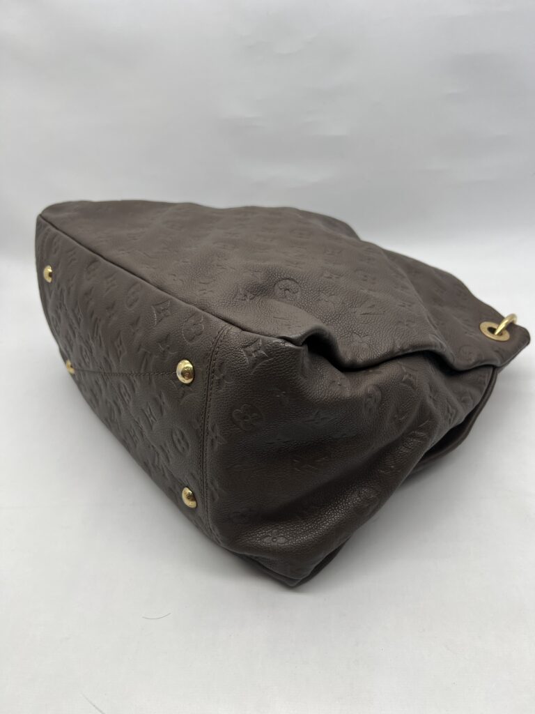 Louis Vuitton Artsy GM Monogram GHW