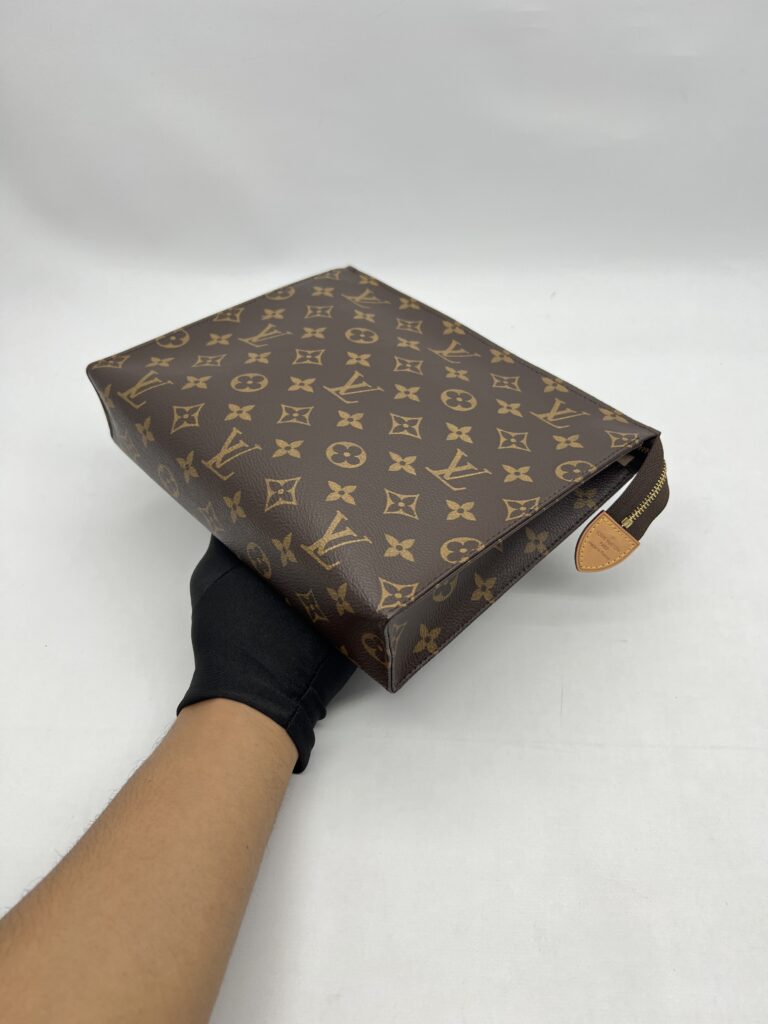 Louis Vuitton Pochette Toiletry Monogram GHW