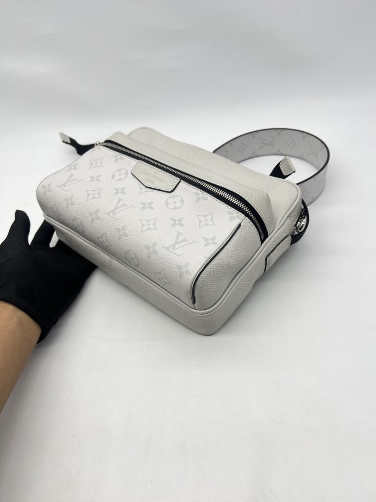 Louis Vuitton Outdoor Messenger Monogram Antartica White Taiga