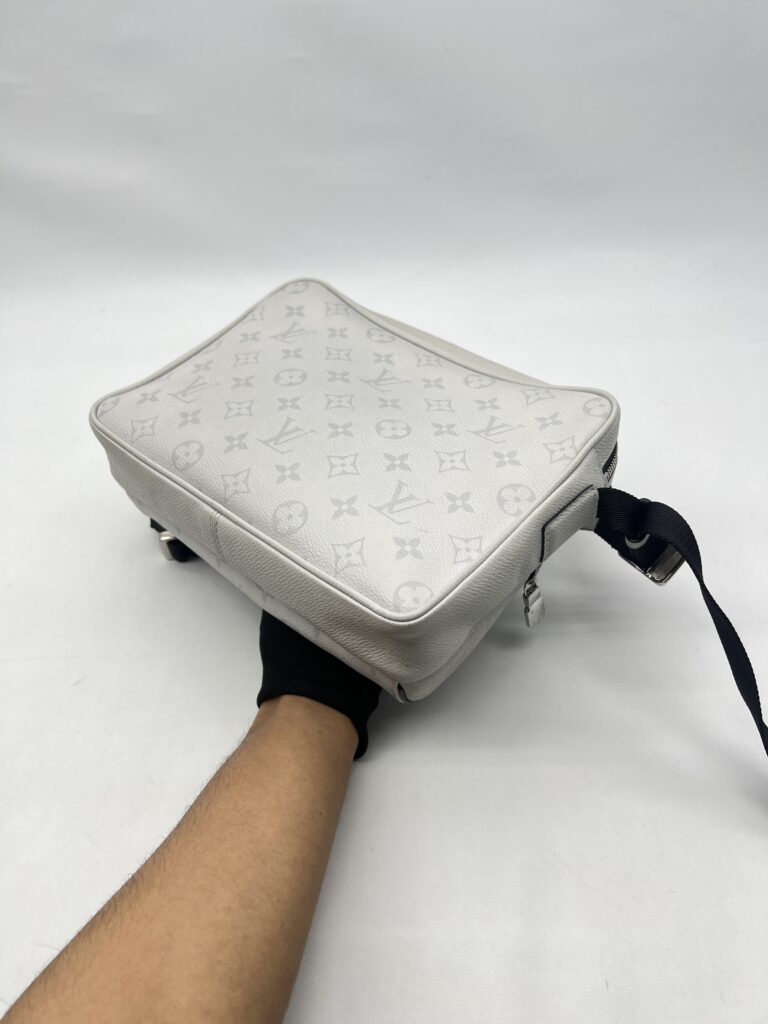 Louis Vuitton Outdoor Messenger Monogram Antartica White Taiga