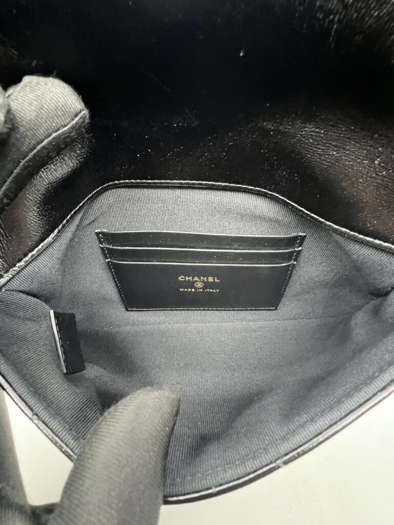 Chanel Clutch Shiny Black LGHW