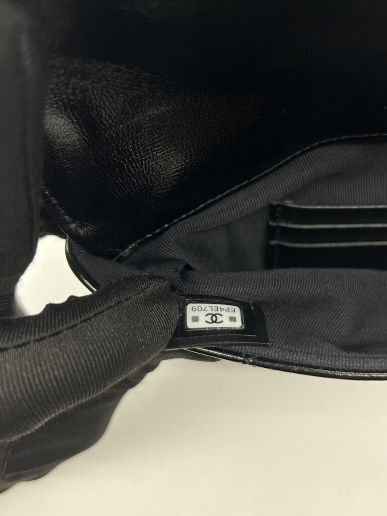 Chanel Clutch Shiny Black LGHW
