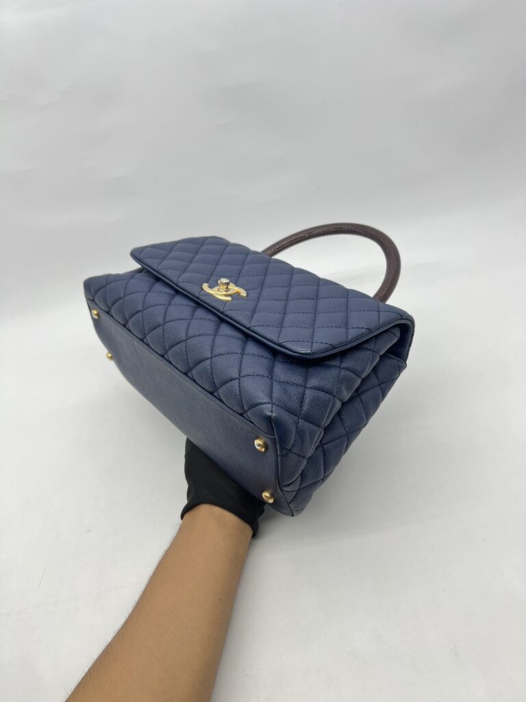 Chanel Coco Handle Medium Caviar Navy GHW