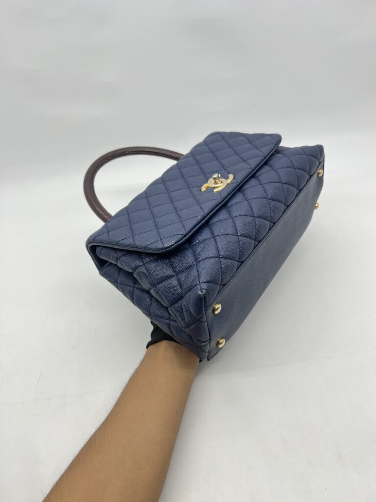 Chanel Coco Handle Medium Caviar Navy GHW