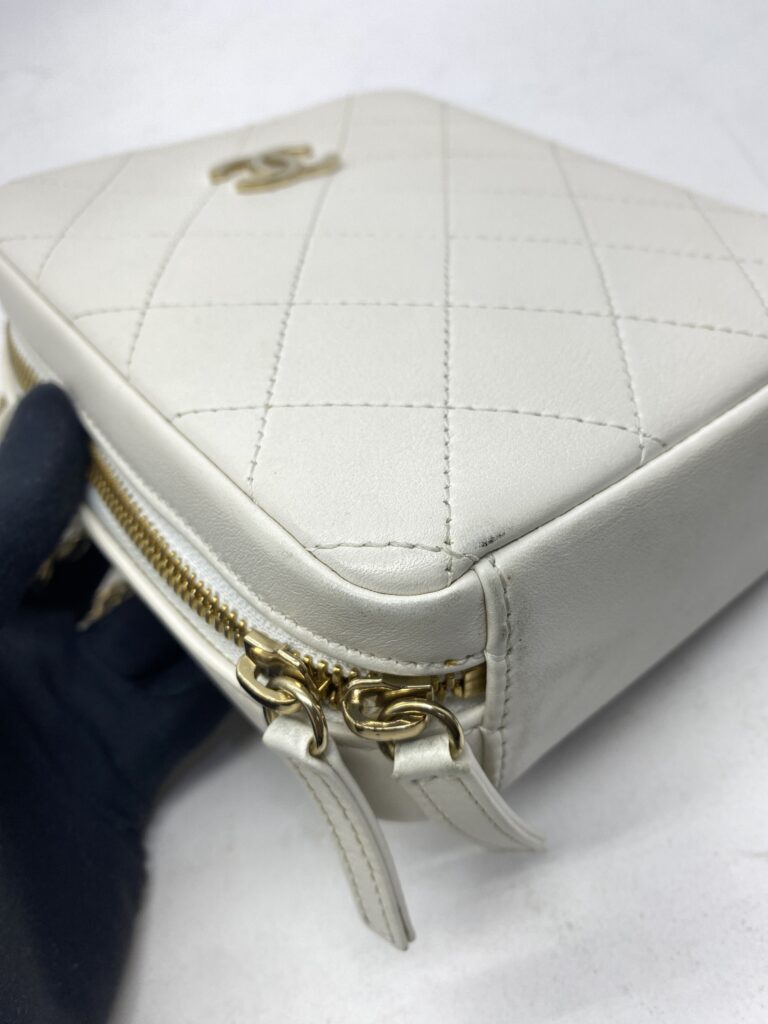 Chanel Vertical Camera Case White LGHW