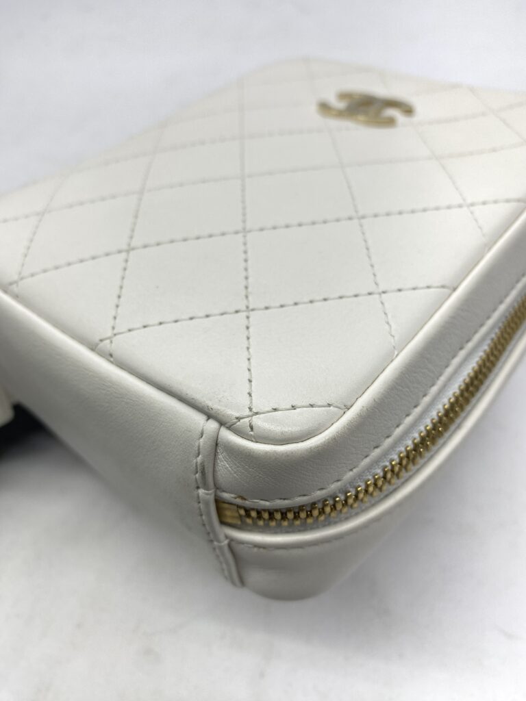 Chanel Vertical Camera Case White LGHW