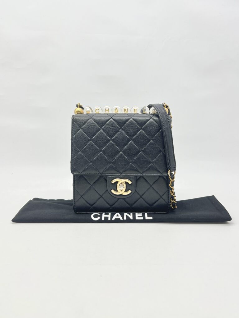 Chanel Chic Pearls Flap Black GHW