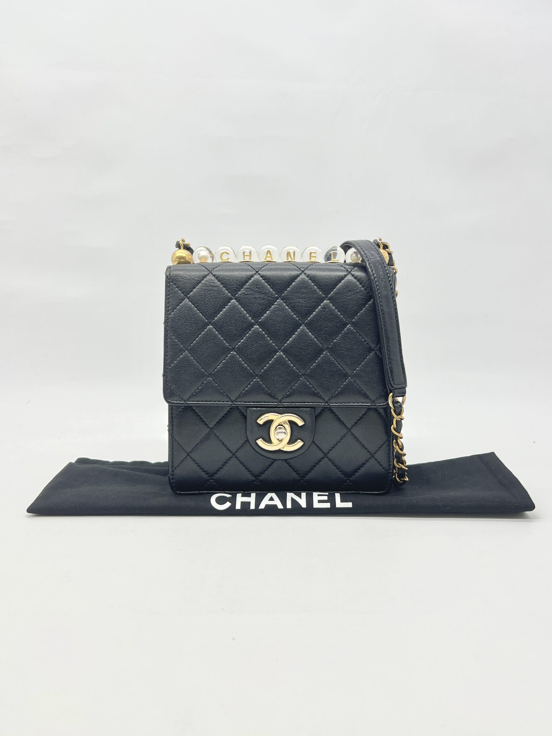 Chanel Chic Pearls Flap Black GHW