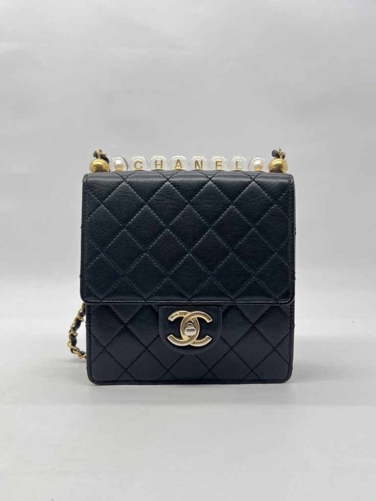 Chanel Chic Pearls Flap Black GHW