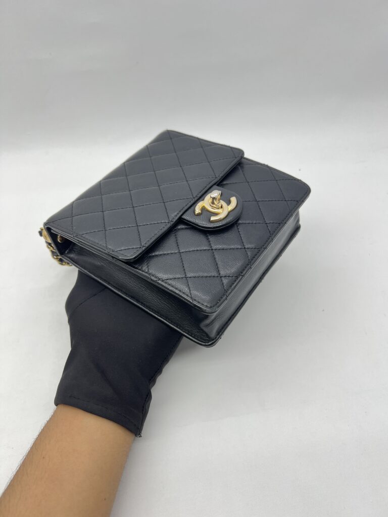 Chanel Chic Pearls Flap Black GHW