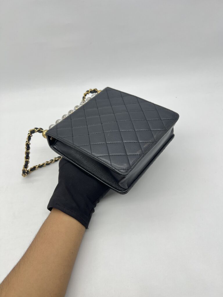 Chanel Chic Pearls Flap Black GHW