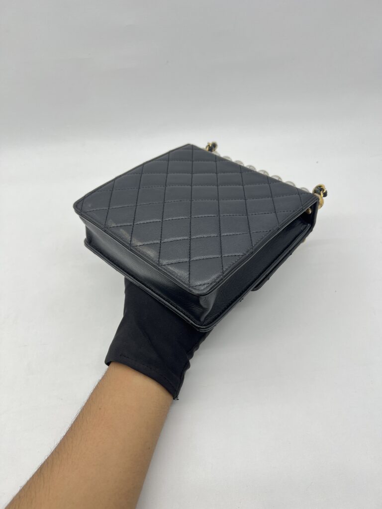 Chanel Chic Pearls Flap Black GHW