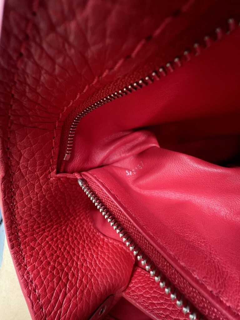 Louis Vuitton Capucines PM Taurillon Rubis SHW