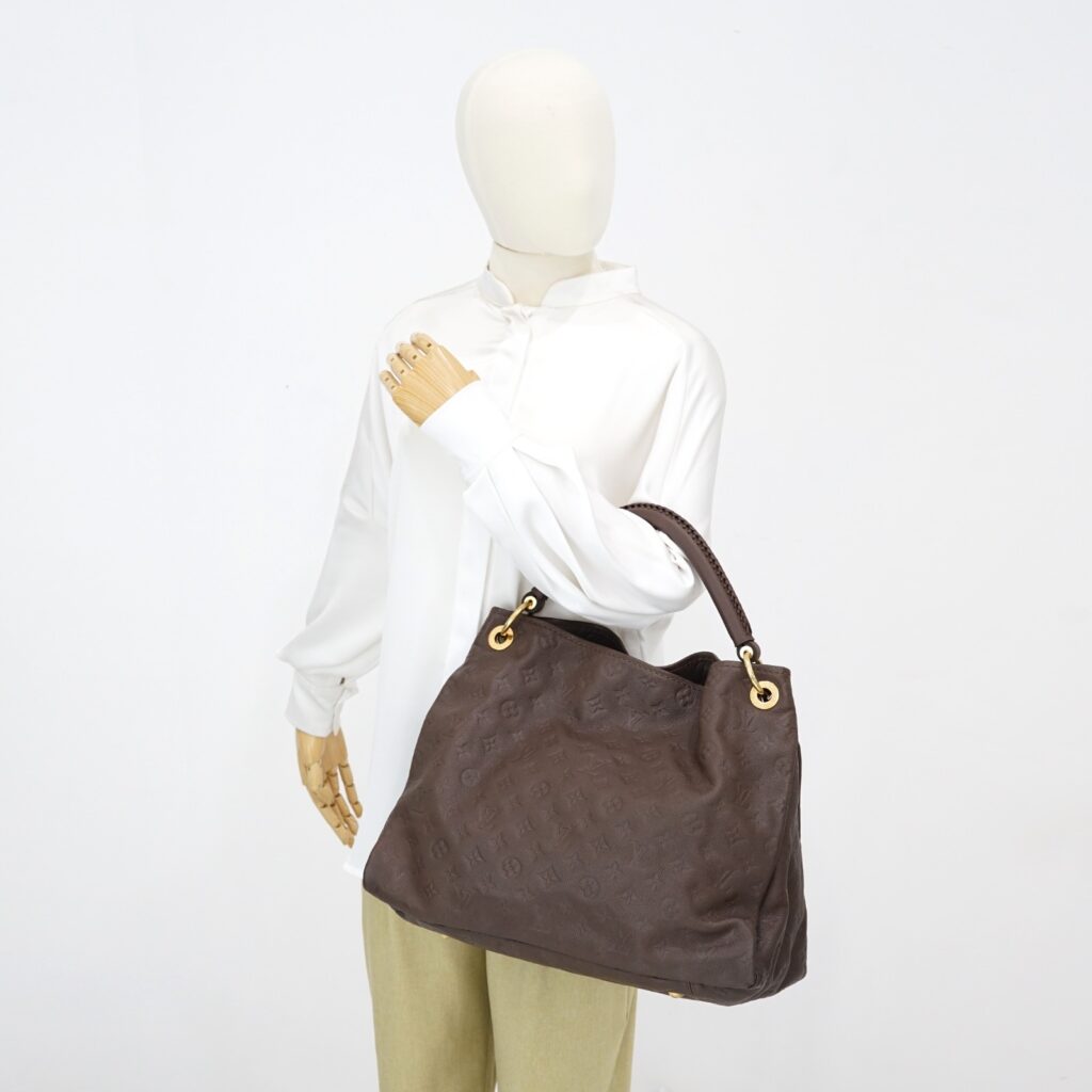 Louis Vuitton Artsy GM Monogram GHW