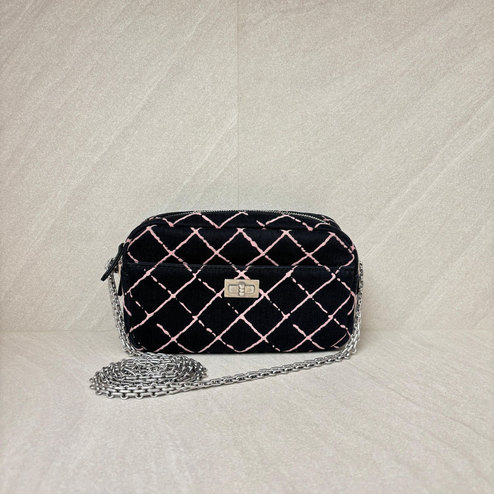Chanel Reissue Camera Bag Jersey Black Pink
