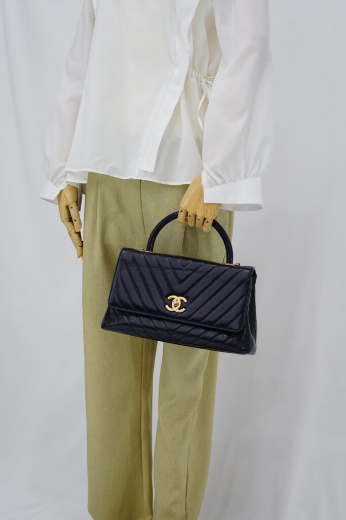 Chanel Coco Handle Medium Chevron Navy GHW