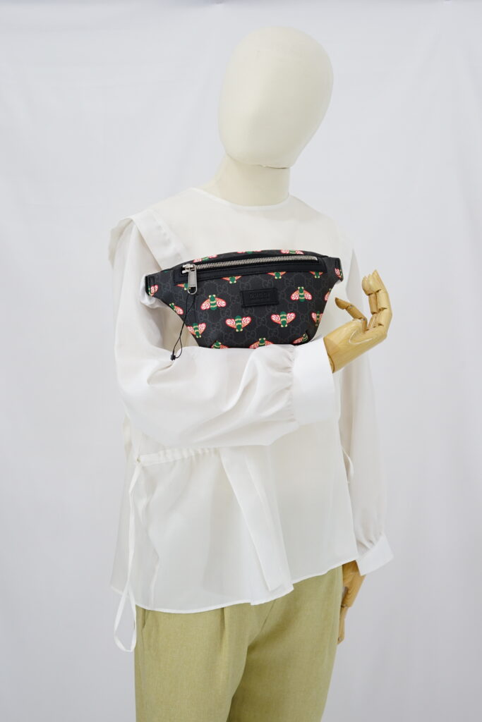 Gucci Belt Bag GG Supreme Black Bees SHW