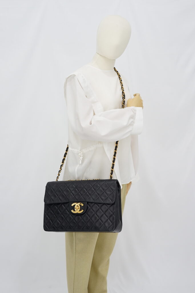 Chanel Classic Maxi Single Flap Lambskin Black GHW