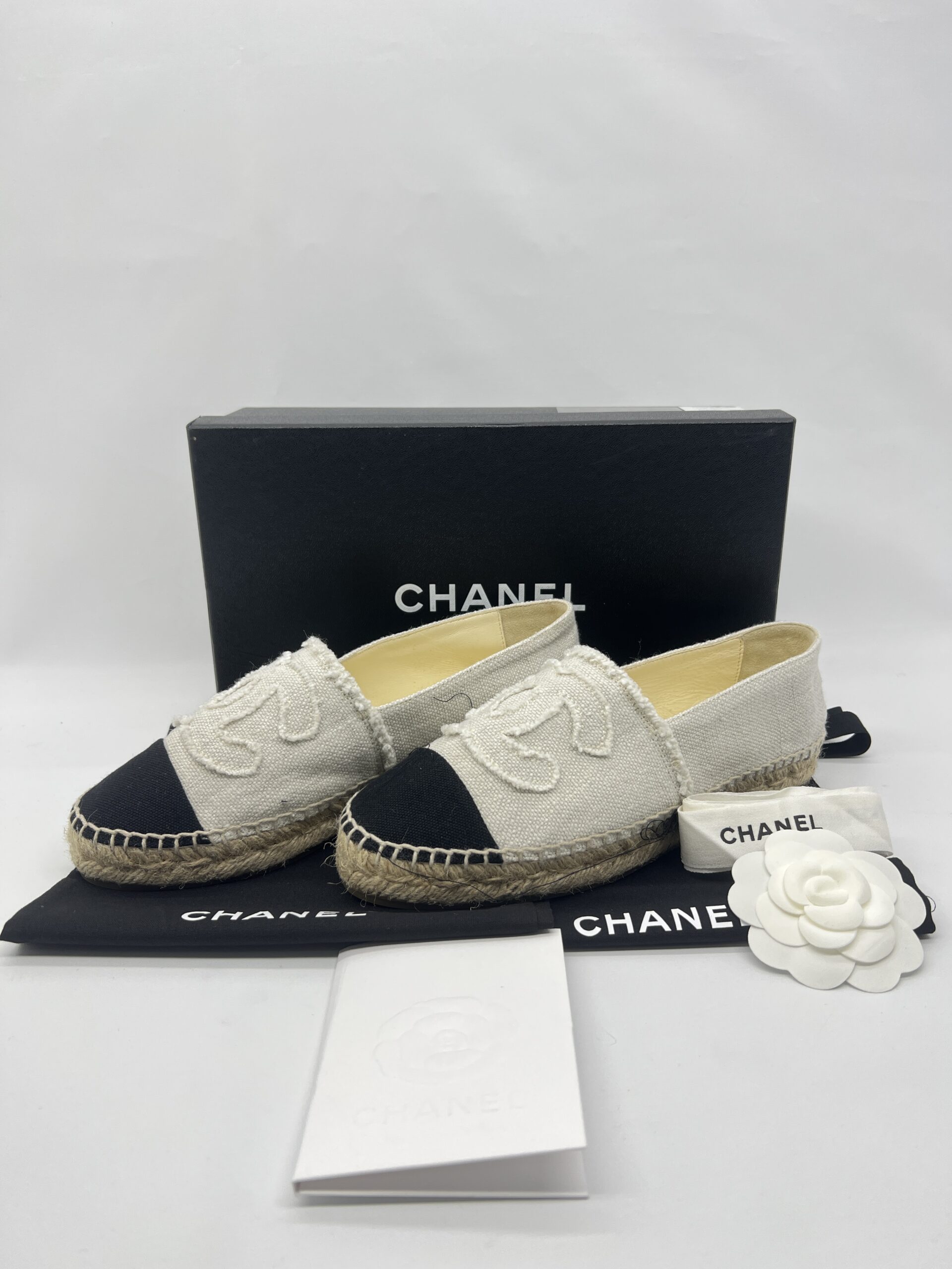 Chanel Espadrille Beige Black
